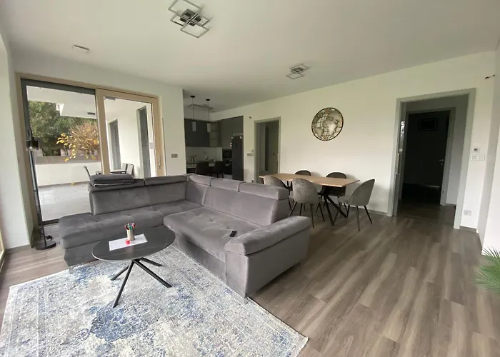 Apartman Modern Living In 3 *