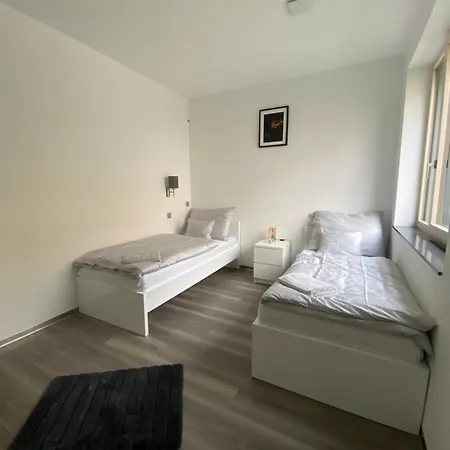 Modern Living In 3 *