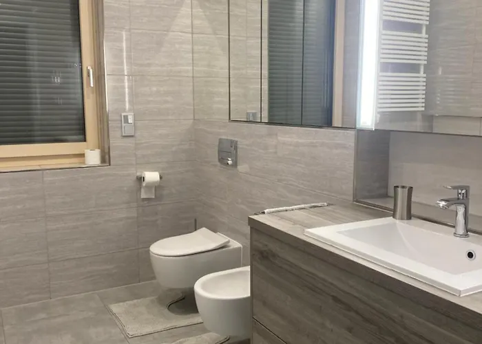 Modern Living In 3 *