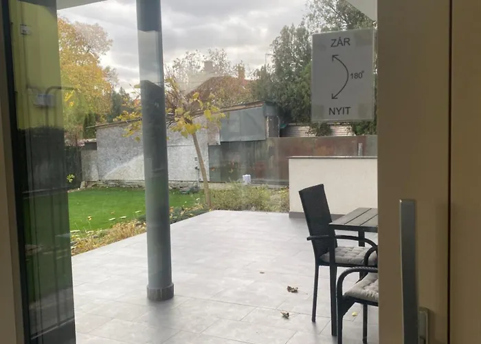 Modern Living In 3 *