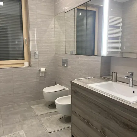 Modern Living In 3 *