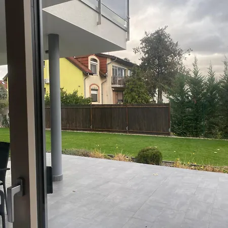 Modern Living In 3 Apartmán