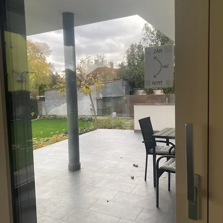 Modern Living In 3 *